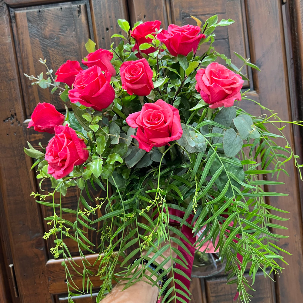 A dozen roses for Valentines Day in FREE vase